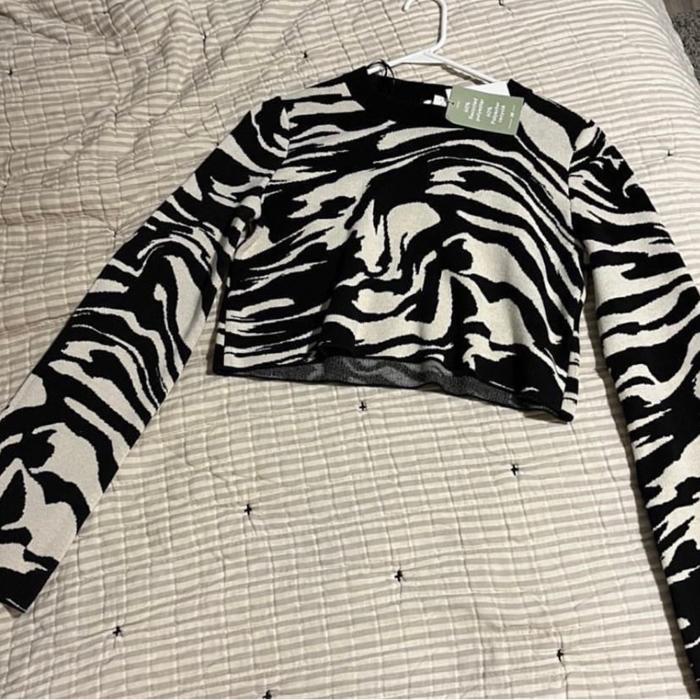 H&M sweater